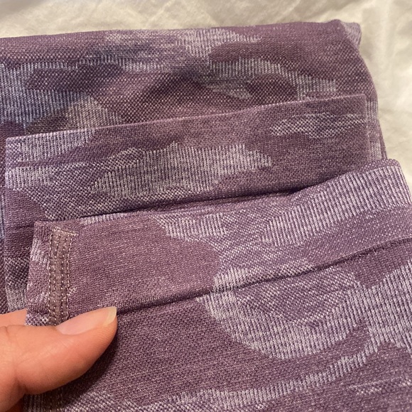 PURPLE CAMO SCRUNCH LEGGINGS - Picture 6 of 10